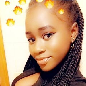 Meet your Posher, Astou